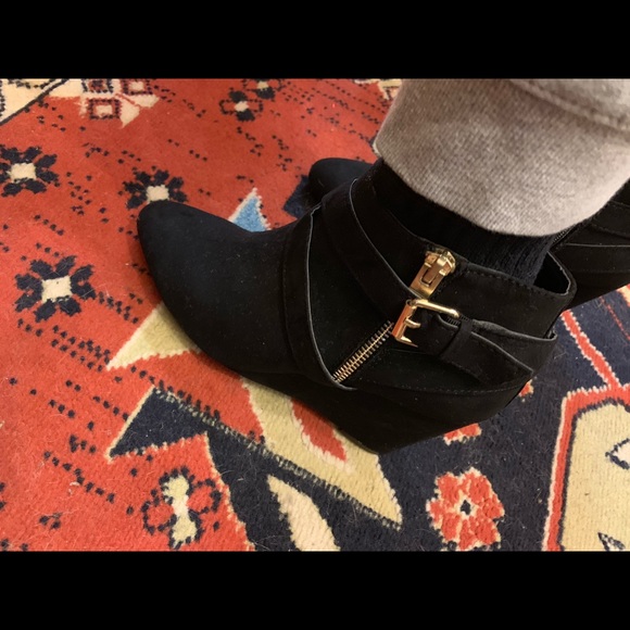 Black faux suede ankle boots - Picture 2 of 8